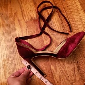 Size 9 velvet lace up heels